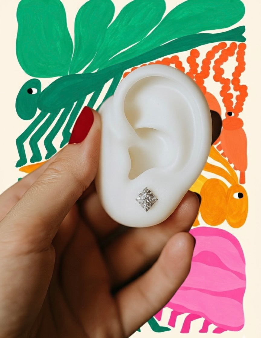 BRINCO QUADRADO ZIRCÔNIA 7X7