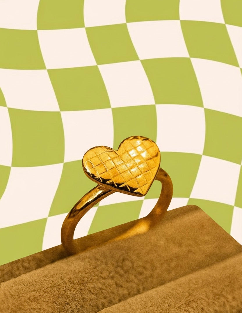 ANEL DOURADO CORAÇÃO BIJU