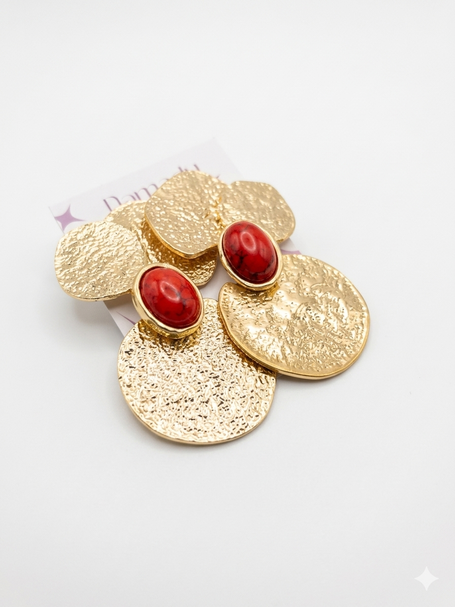 Brinco Dourado Chapa Detalhe Vermelho